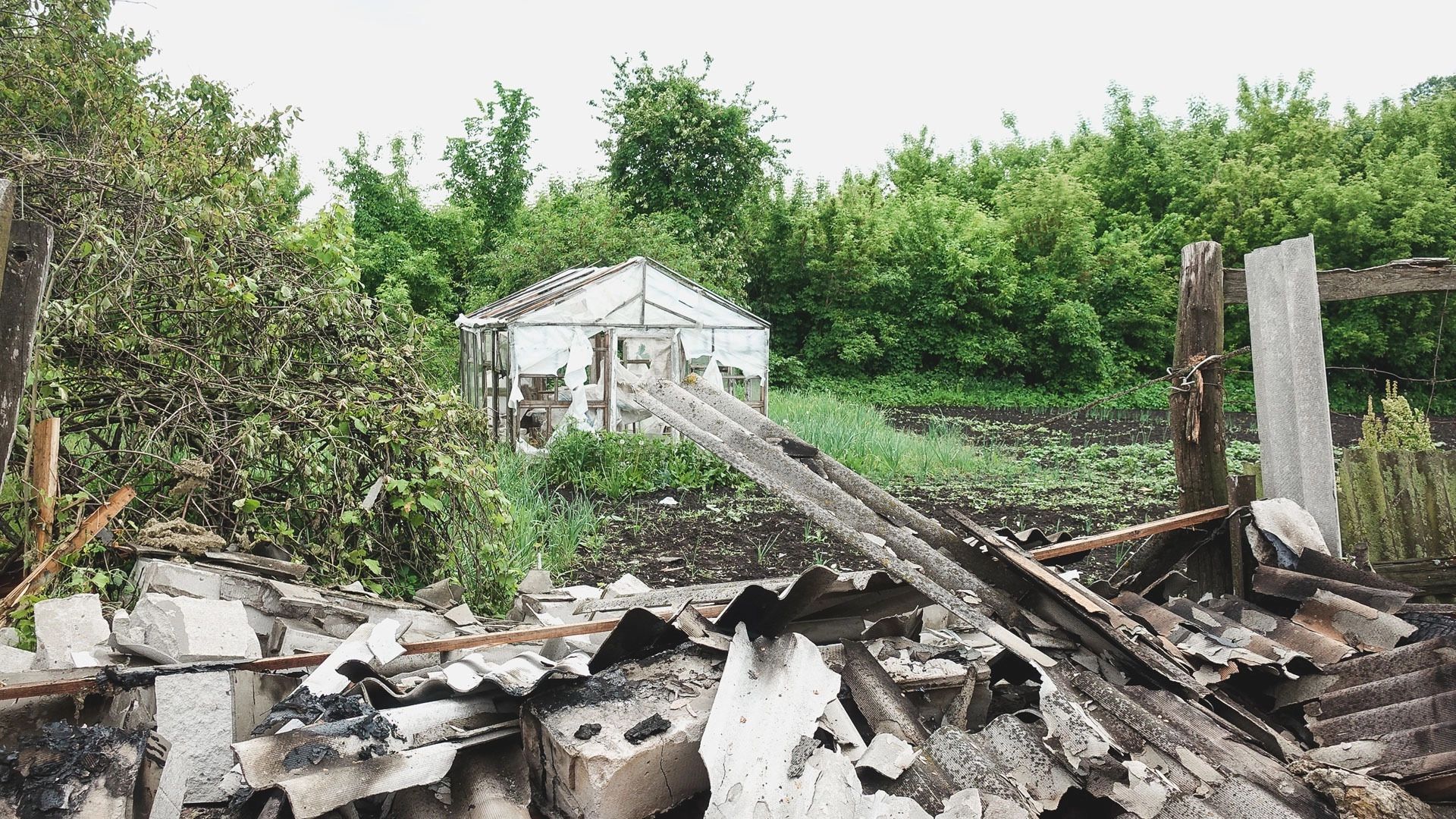 Двое подростков погибли при атаке дрона в Белгородской области