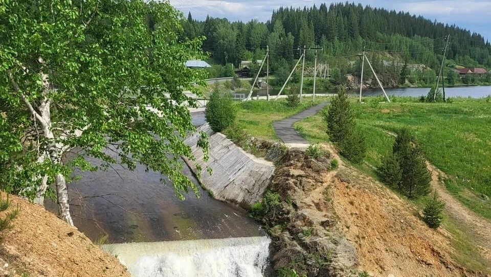Висимо-Уткинский водопад около Нижнего Тагила