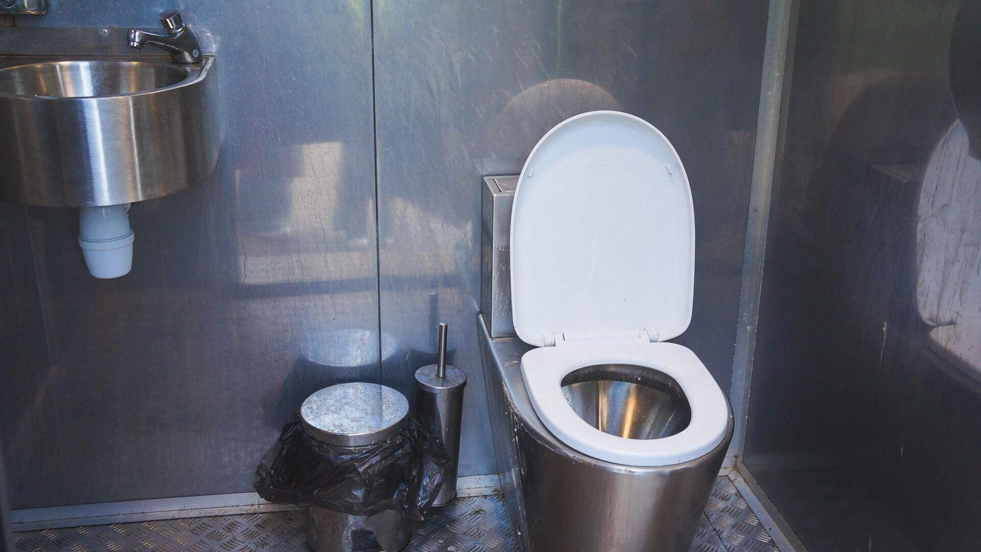 Для туристов установят общественные туалеты в центре Волгограда