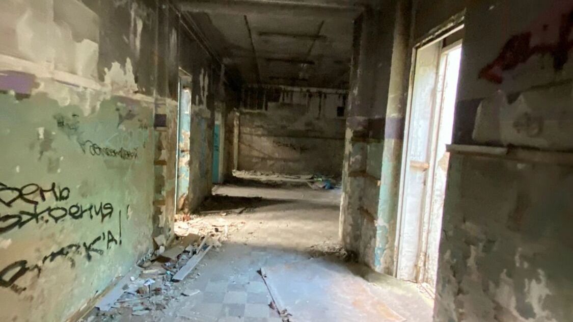 Фото, иллюстрирующие объект торгов - здание бывшей школы №163