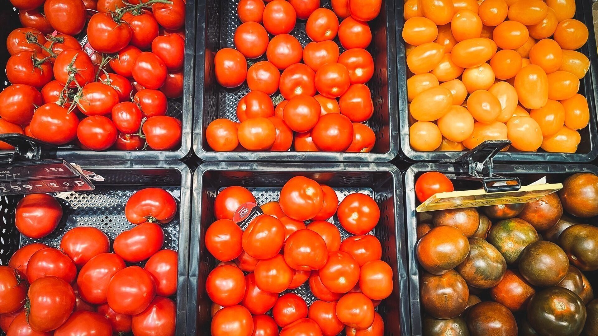 Стали известны самые подорожавшие и подешевевшие продукты