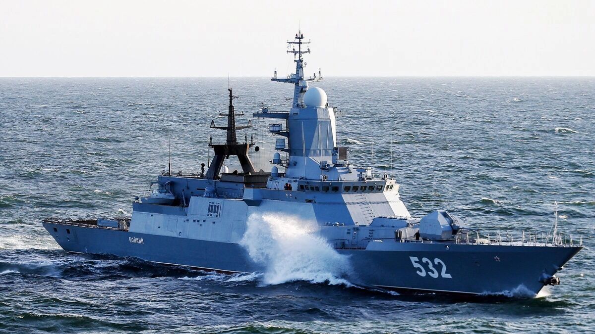 При чем здесь «Бойкий»? От кого российский ВМФ охраняет танкеры в Европе