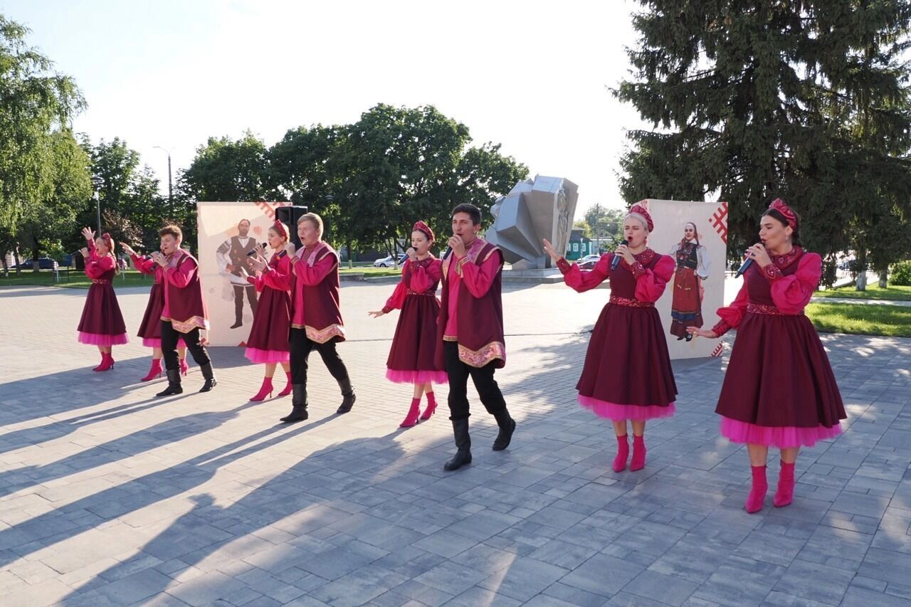 Выступления у Центра народного творчества