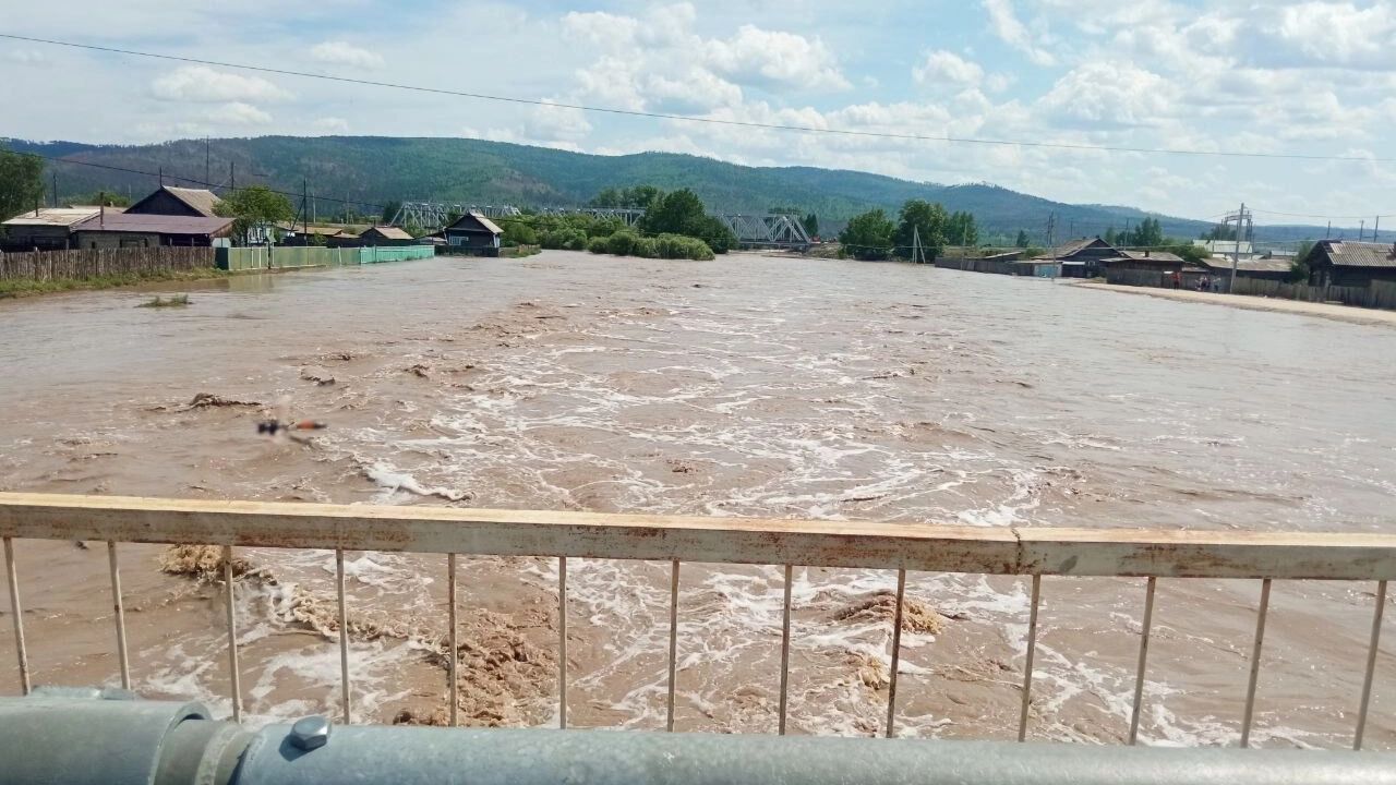 Residents of Urulga showed a flood in the village
