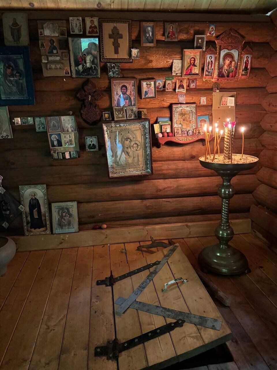 Замгубернатора Нижегородской области Олег Беркович исследовал скиты XVII века в заволжских лесах