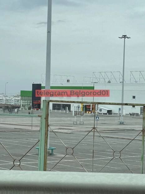 Здание у&nbsp;«Сити Молла», где находился бывший «Леруа Мерлен»