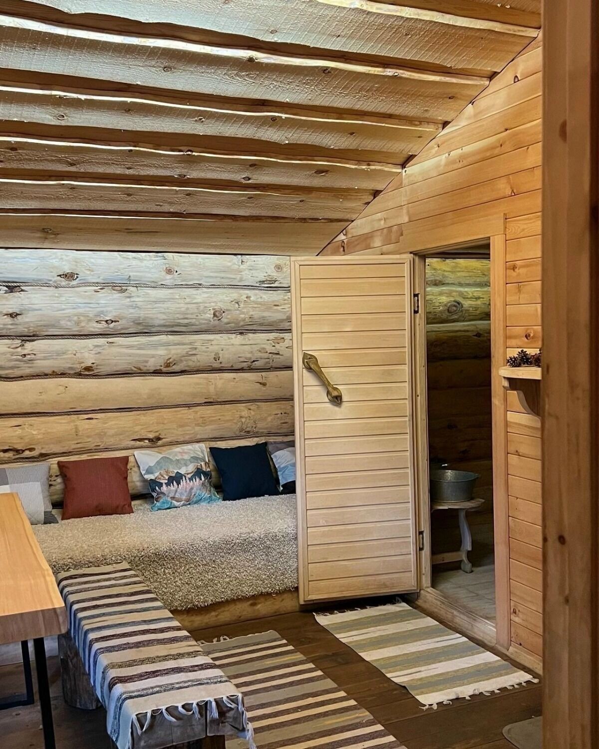 Бани находятся у&nbsp;«Гремячей гривы» и&nbsp;Николаевской Сопки