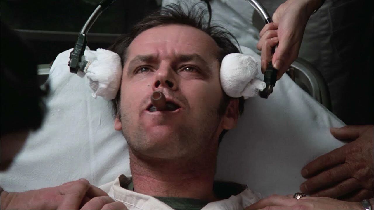 Героя Джека Николсона усмиряют электрическим током