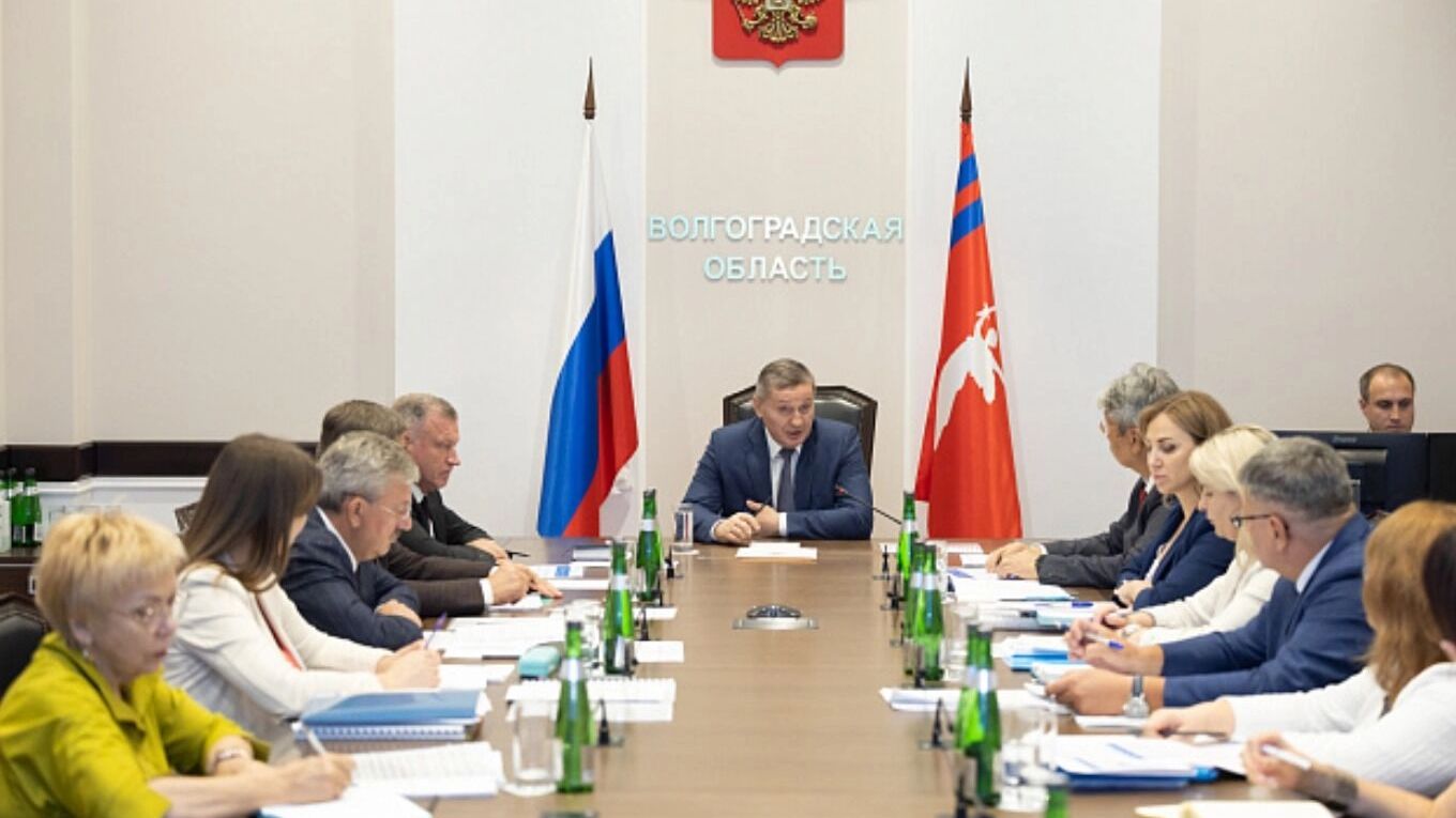 Андрей Бочаров встретился с экономическим блоком