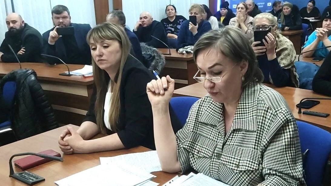 Светлана Руденко справа