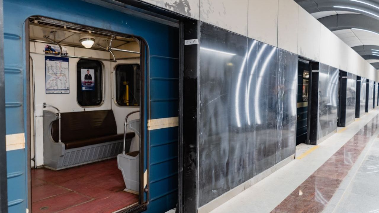 Первый поезд прошел по новой линии петербургского метро (фото)