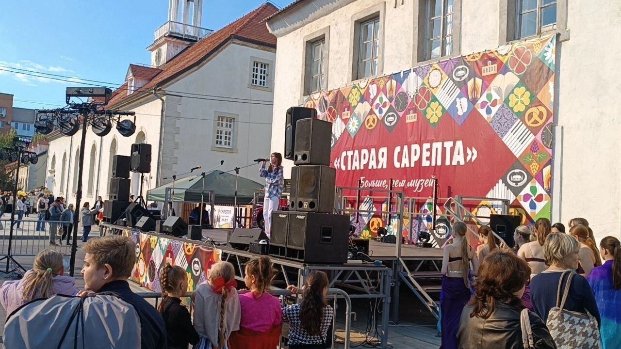 Сотни людей посетили горчичный фестиваль в Волгограде