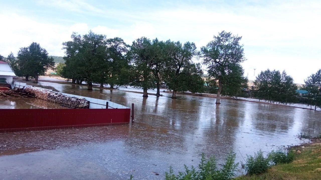 Residents of Urulga showed a flood in the village