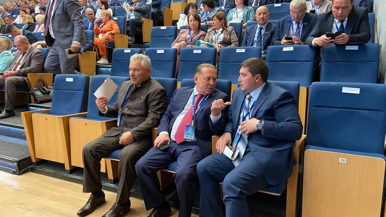 Айдар Метшин болтал с нынешним руководителем муниципалитета Радмиром Беляевым.