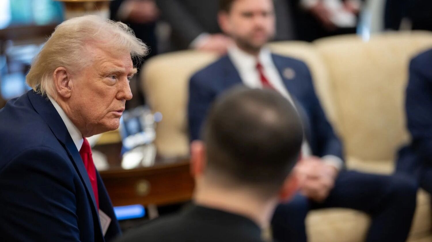 Кадры со скандальной встречи Зеленского и Трампа в Овальном кабинете