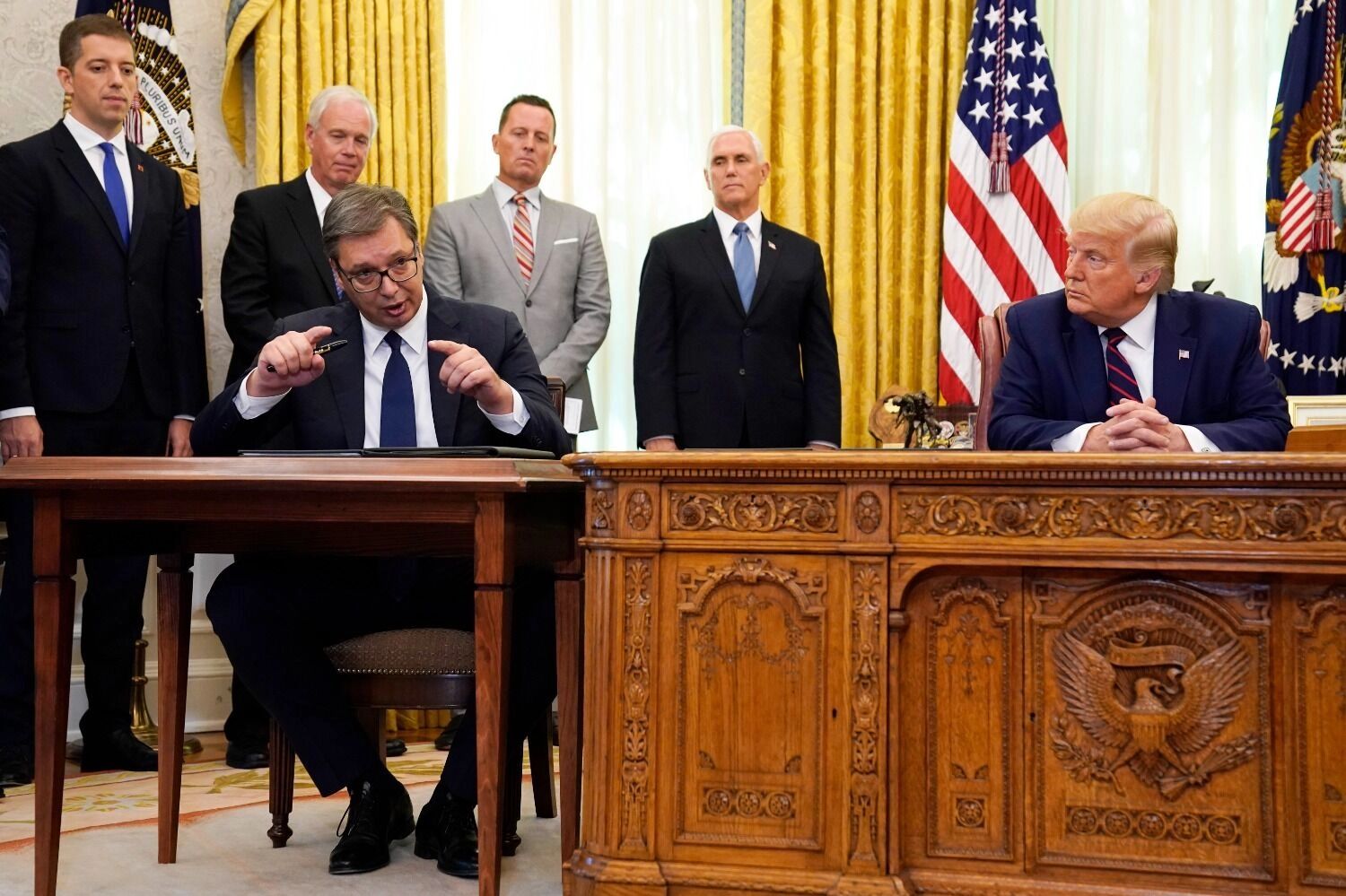 Трамп передал Сербии и Газпрому привет от Байдена. Санкции против НПЗ NIS действуют