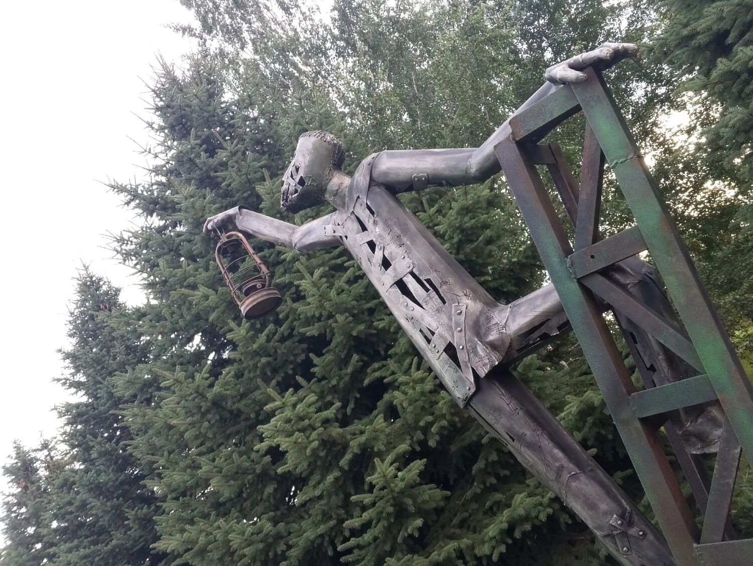 Скульптура «И будет свет» (Александр Иванов)