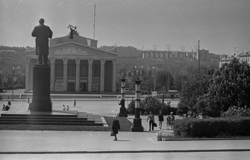 Площадь Революции, 1976&nbsp;год