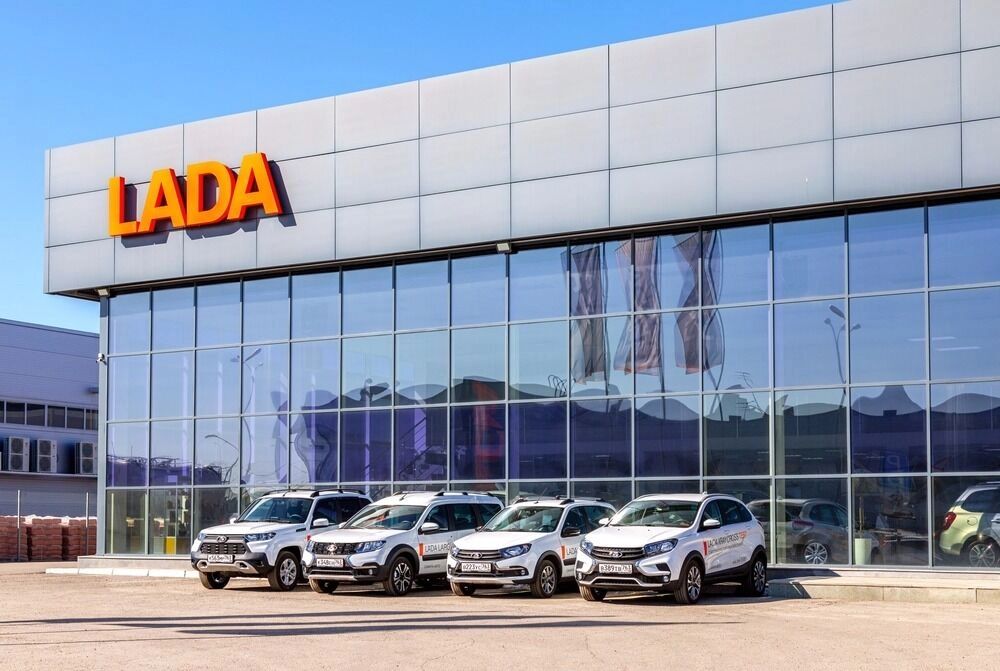 Фасад салона дилера Lada