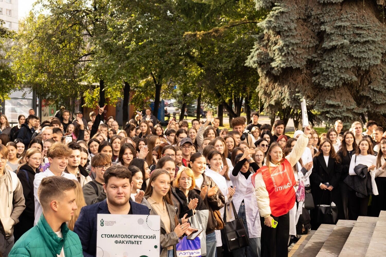 В ЮУГМУ стоимость платного обучения для поступивших в этом году составляет от 173,9 до 305 тысяч рублей в год, и это далеко не рекордные цены для России