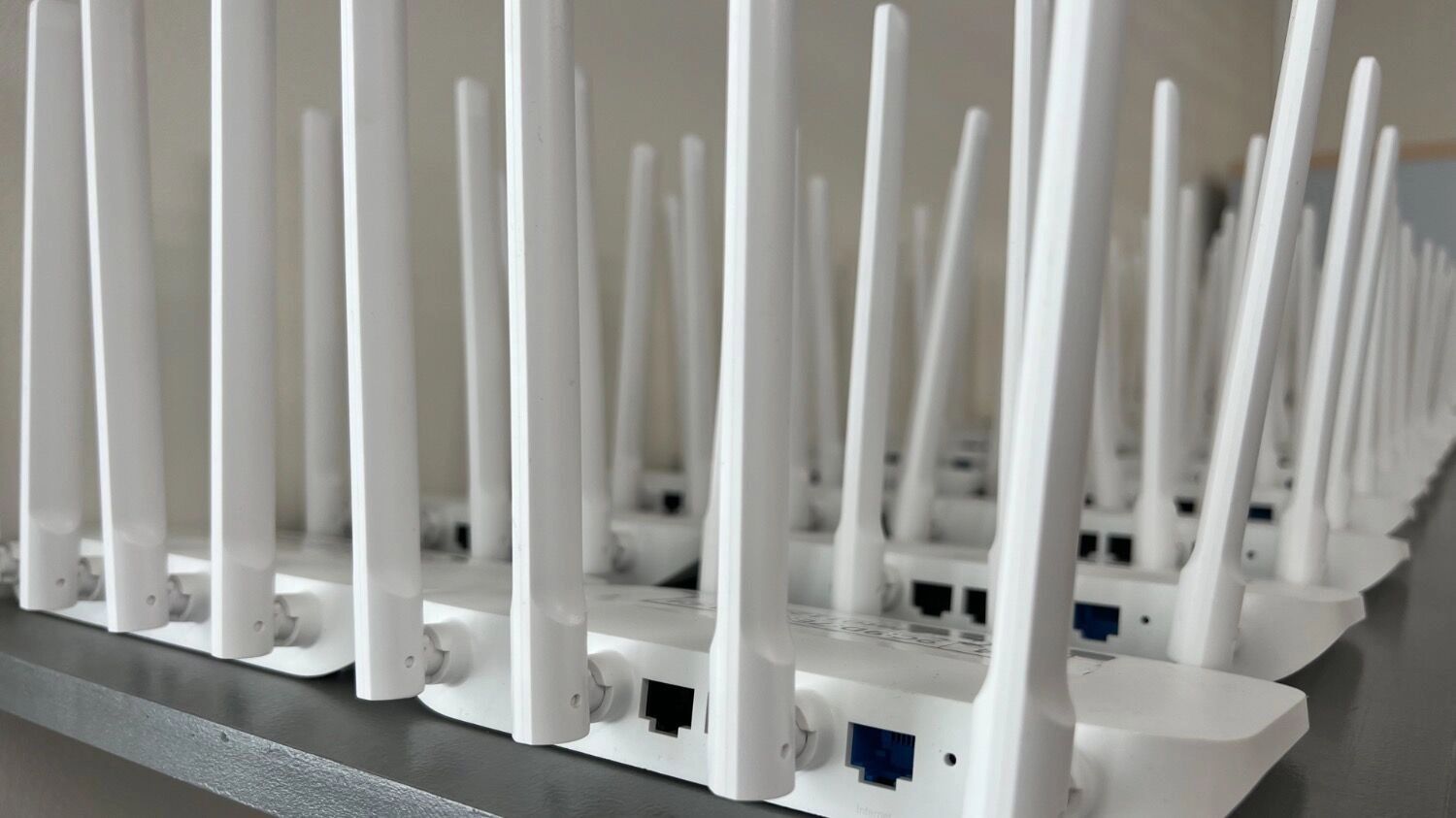 Модемная технология ADSL обеспечивает подключение к интернету через телефонный кабель