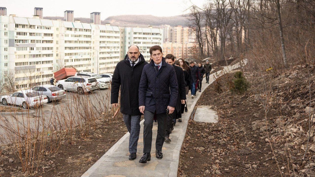 Хорошеет на глазах: ремонтные работы во Владивостоке не утихнут до декабря