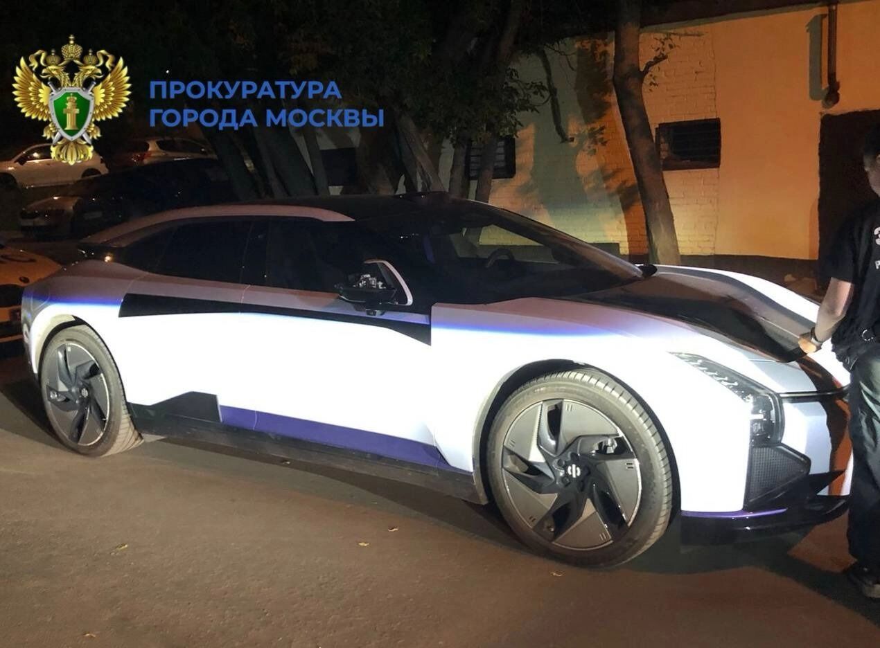 Автомобиль марки HiPhi Z