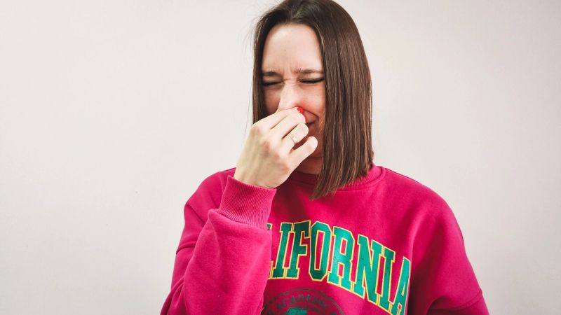 Неприятный запах снова преследует волгоградцев