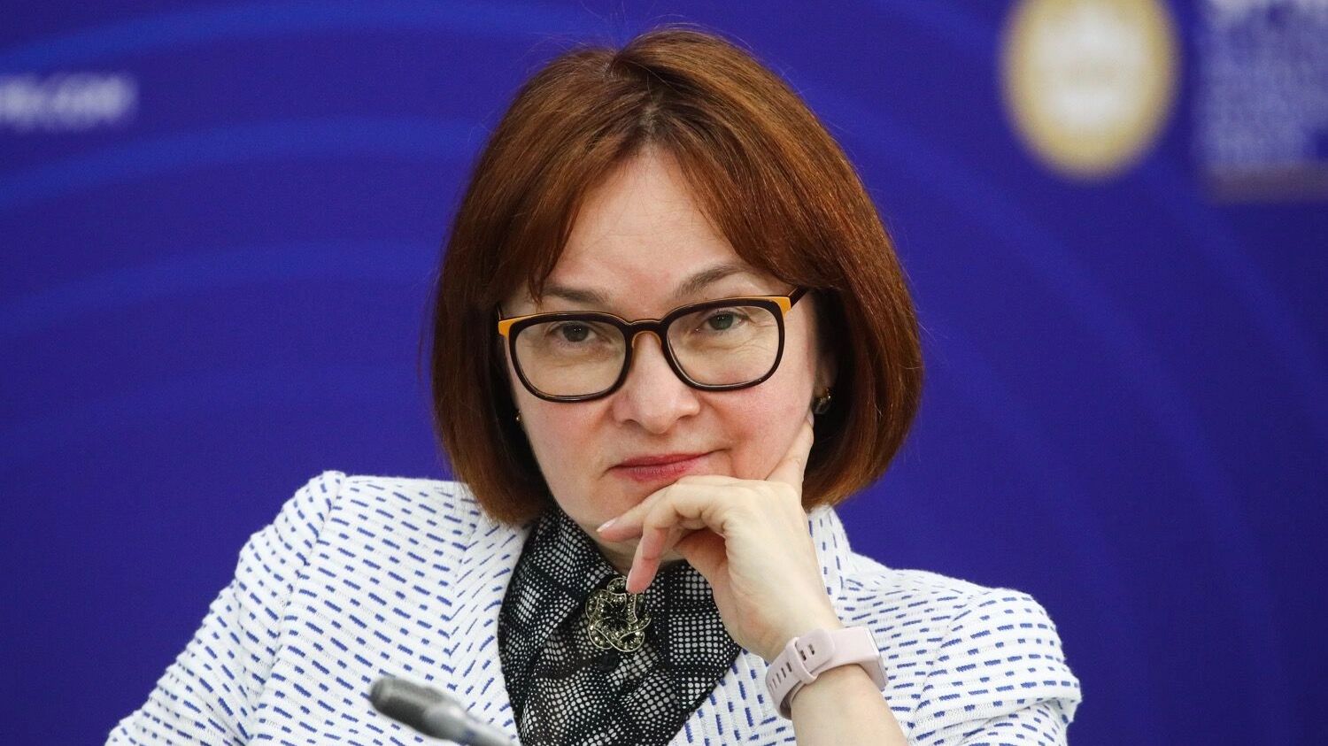 Эксперты — о решении ЦБ по ключевой ставке: «Еще немного, и по России ударит кризис»