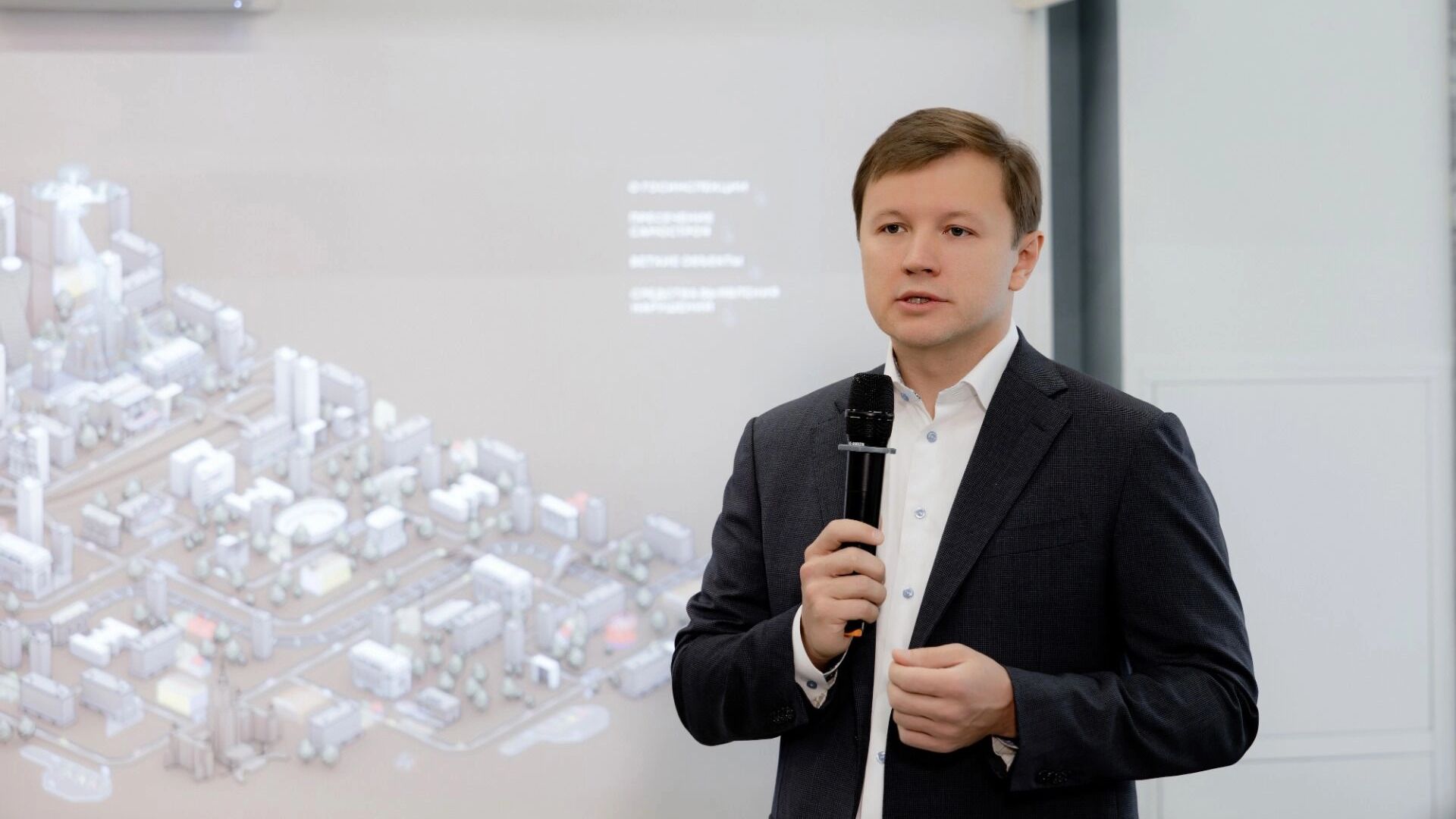 Ефимов: за 14 лет бизнес выкупил 2,4 тыс. объектов недвижимости в Москве