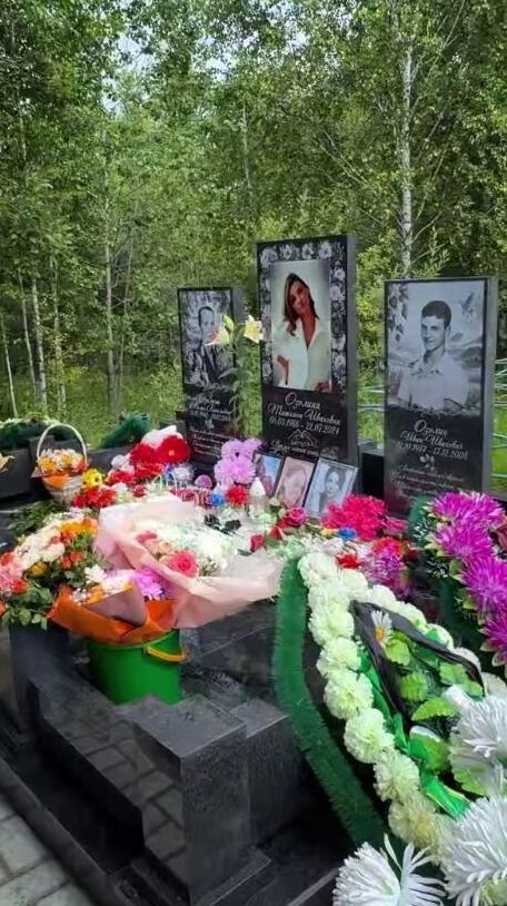 Скриншоты кадров памятника, установленного на могиле Татьяны Озолиной