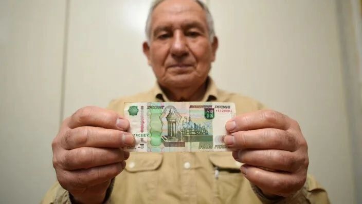 В октябре 2025 года в российском законодательстве произойдут важные изменения в системе выплат, которые затронут различные категории граждан.