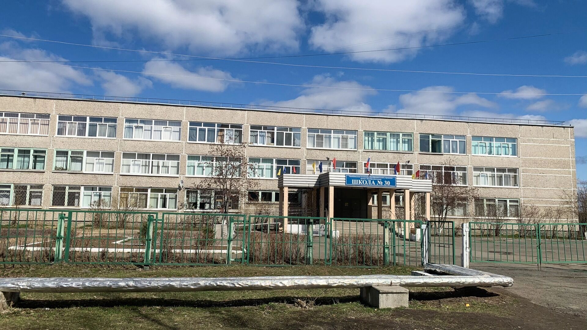 Все школы в Удмуртии окружили заборами и оборудовали тревожными кнопками