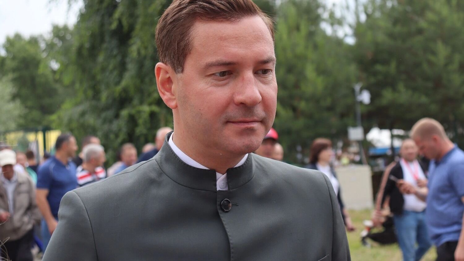 Владимир Леонов