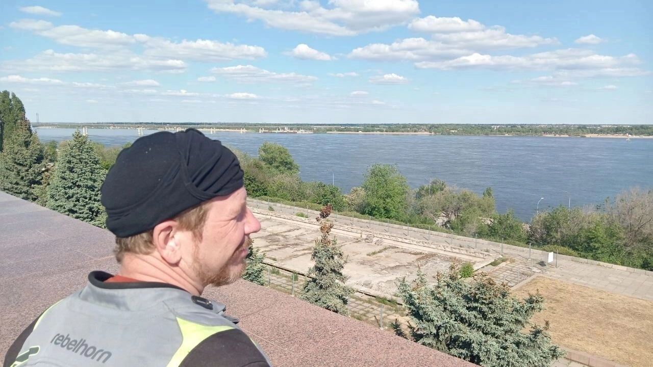 Под символом Сталинграда по-прежнему зияет разруха и пустота