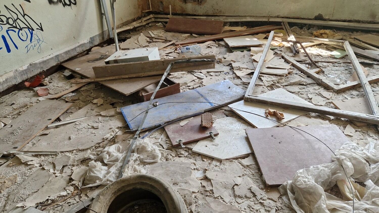 Заброшенное здание ДОСААФ в Нижнем Тагиле