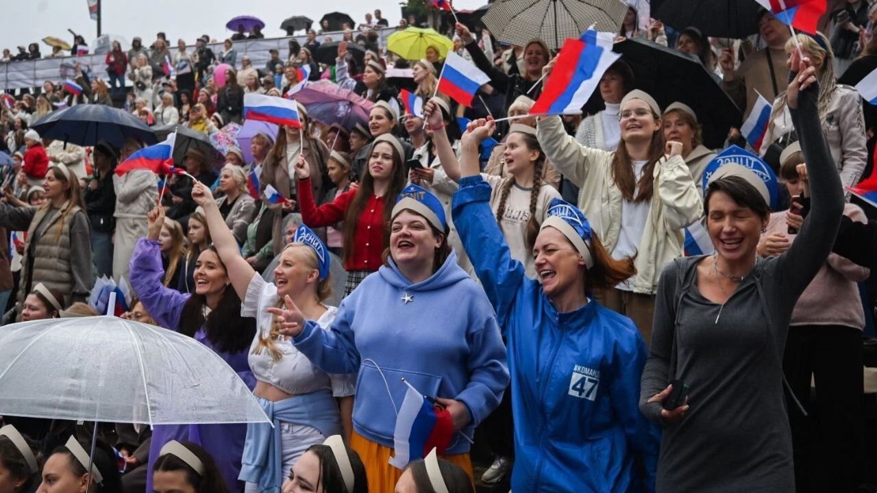 Киберпанк отменяется: почему россияне полюбили кокошники, лапти и русский стиль?