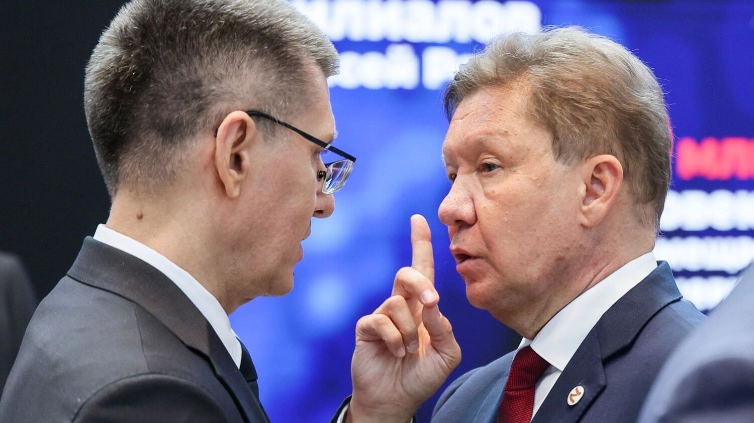 Десять лет назад номинальный доход россиян составлял в среднем 408 тыс. руб. в год. Члены правления «Газпрома» показывали годовой доход в 158 млн