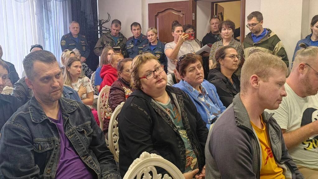 Встреча с жителями пострадавшего дома в день взрыва