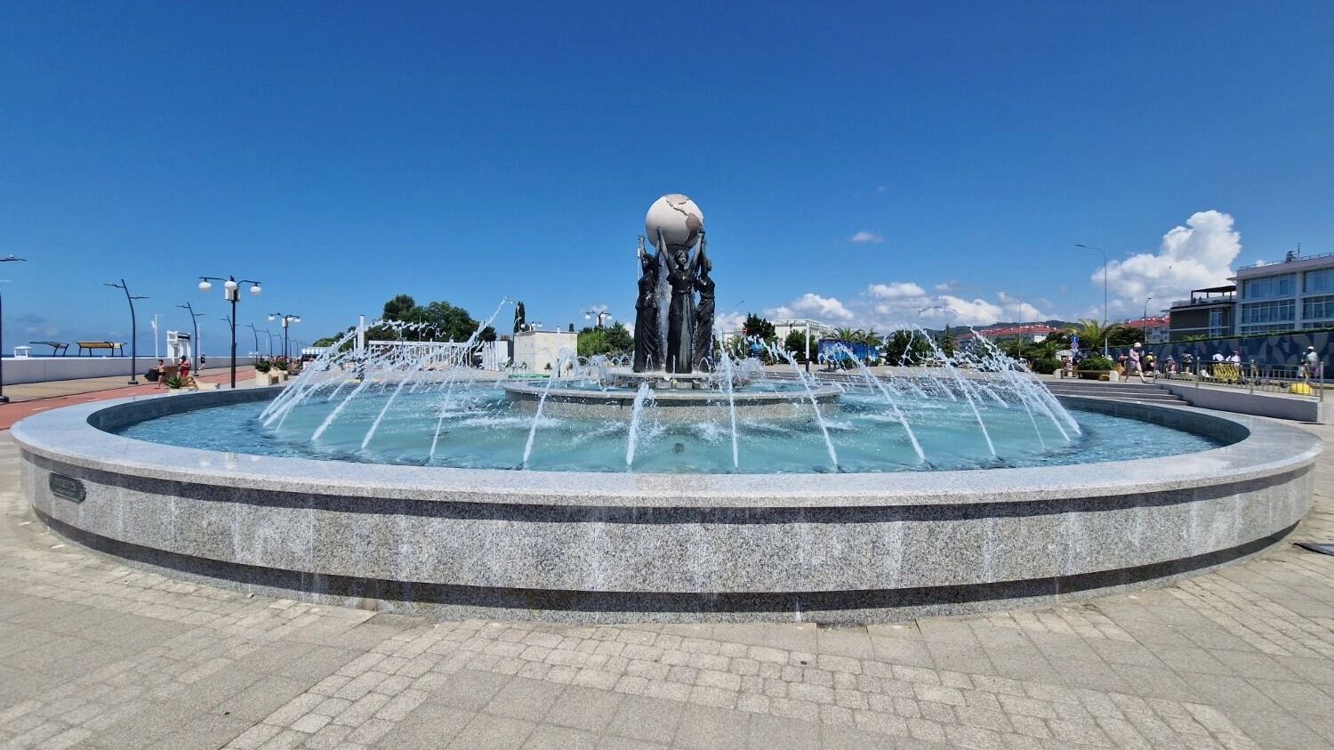 Фонтан Мира в Сириусе, Черное море