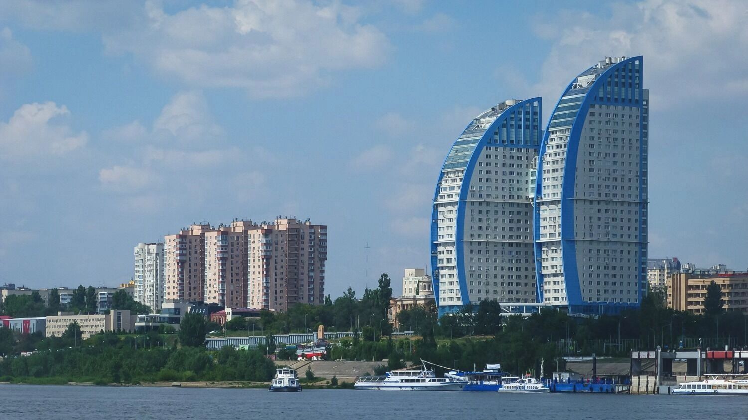 С Волги видно все основные достопримечательности Волгограда
