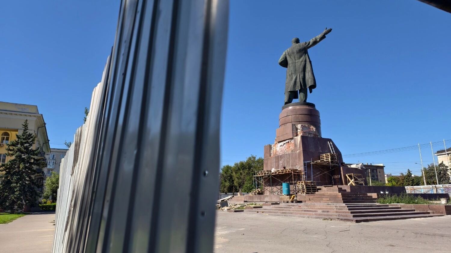 В Волгограде сорвали сроки реставрации памятника Ленину