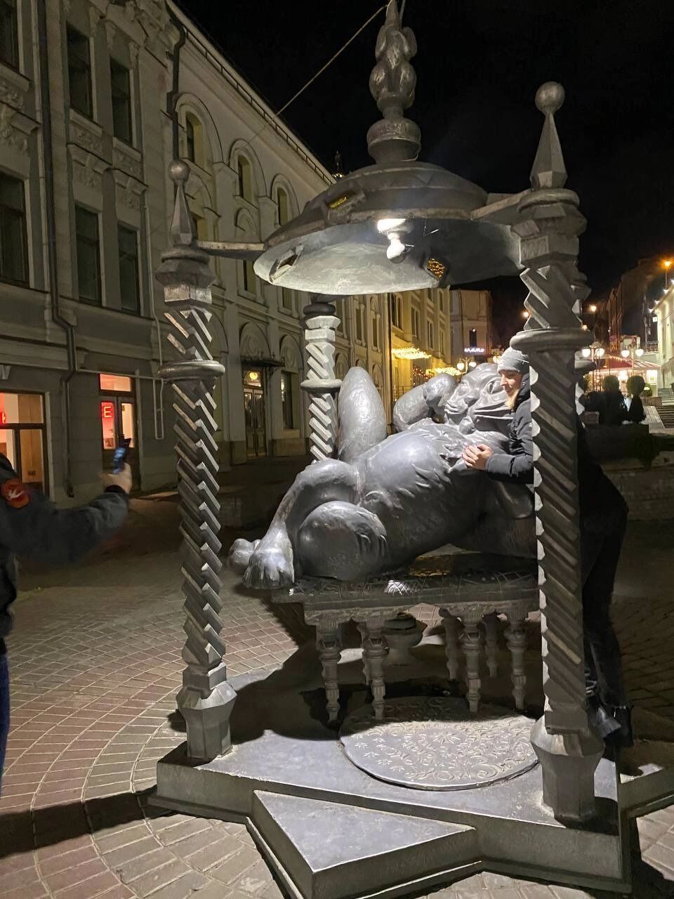 Улица Баумана - Арбат в Казани - это огромная кошачья галерея и вечные тусовки