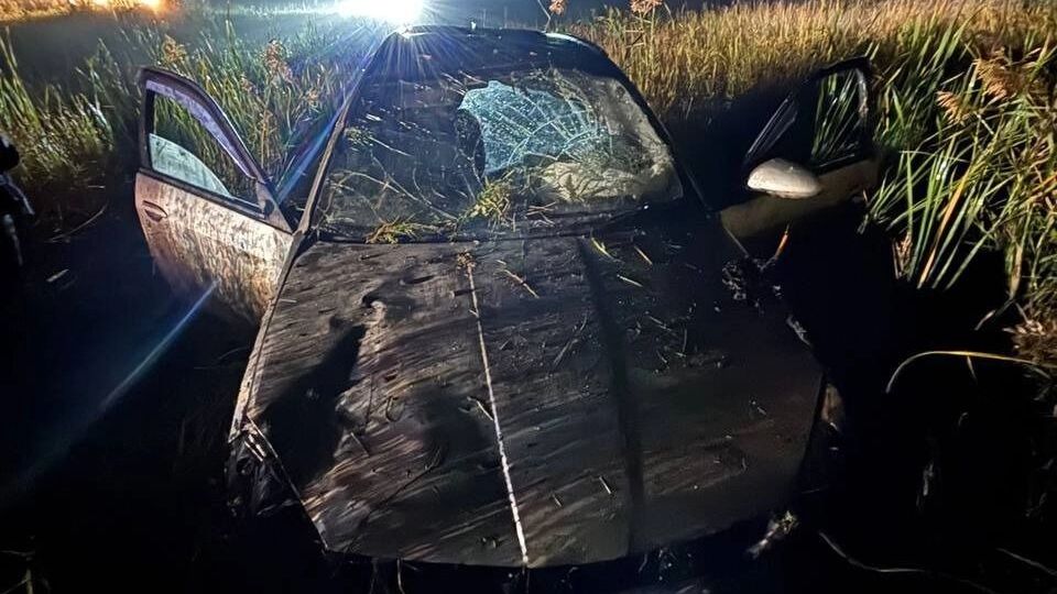 В момент переворота «легковушка» получила заметные повреждения
