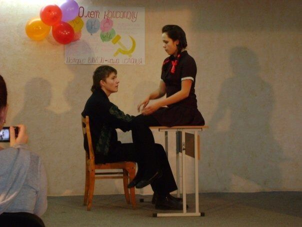 В студенческом спектакле
