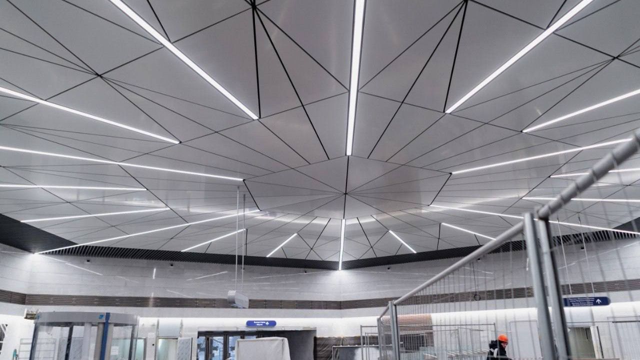 Петербуржцам показали, как выглядит изнутри станция метро «Юго-Западная» (фото)