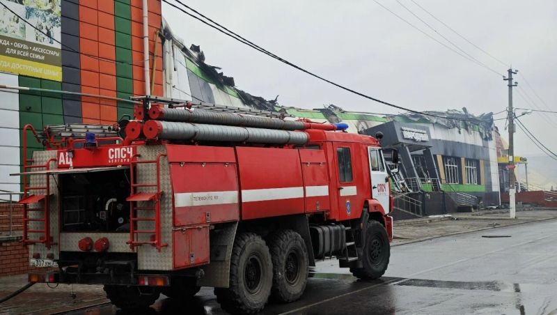 В Сети опубликовали кадры с места пожара после удара ВСУ по белгородской Короче