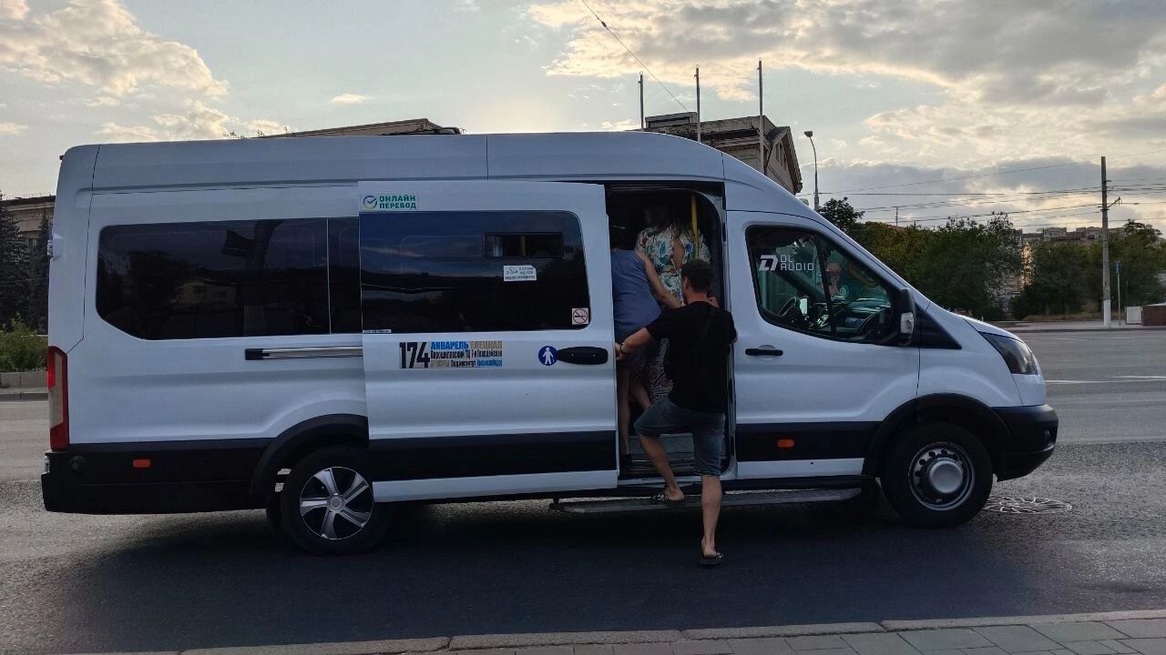 Перевозчики ждут коллапса после урезания маршрутов из Волжского