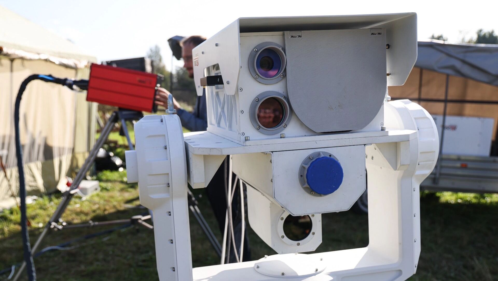 Беспилотник сгорает в небе: как боевые лазеры противостоят атакам дронов