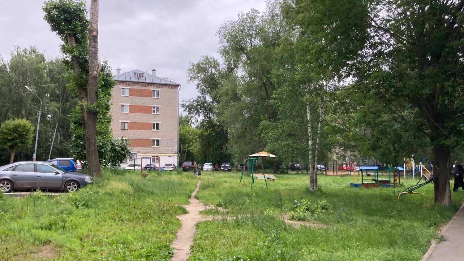 Двор в Авиастроительном районе Казани